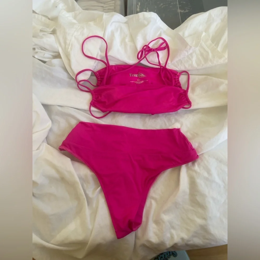 Frankie’s Bikini pink Bikini Set Size Small